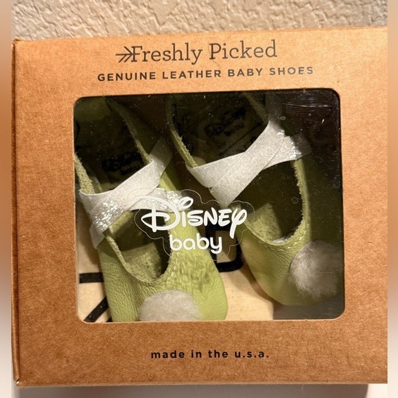 Freshly Picked Disney Baby Tinkerbell Leather Moccasins SIZE 3 look brand new! - Picture 3 of 4